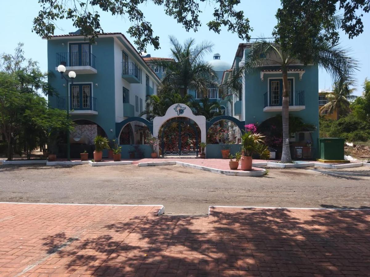 Delphinus Inn Santa Cruz Huatulco Bagian luar foto